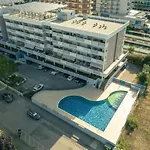 Adorable Flat With Large Terrace Overlooking The Sea דירה