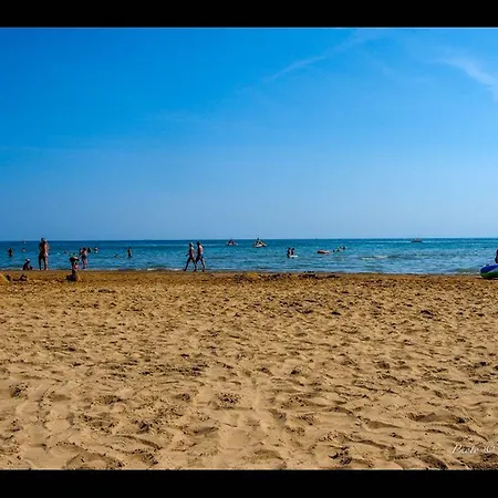 Adorable Flat With Large Terrace Overlooking The Sea Lejlighed