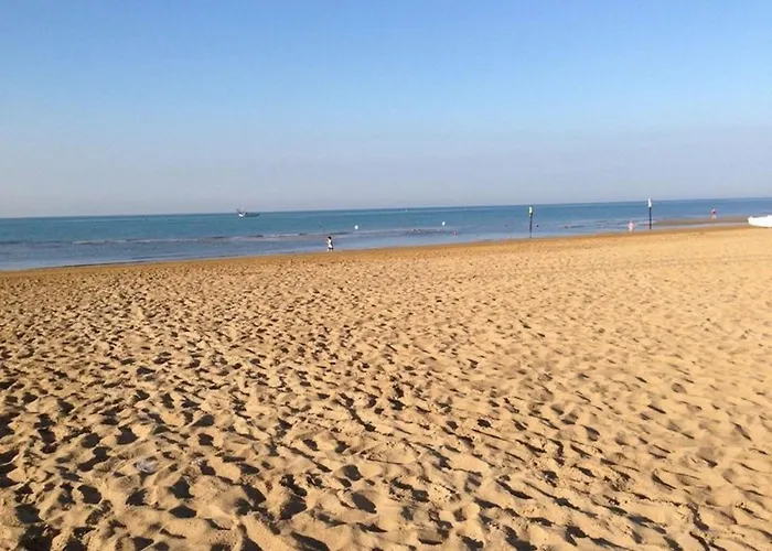 Apartman Adorable Flat With Large Terrace Overlooking The Sea *