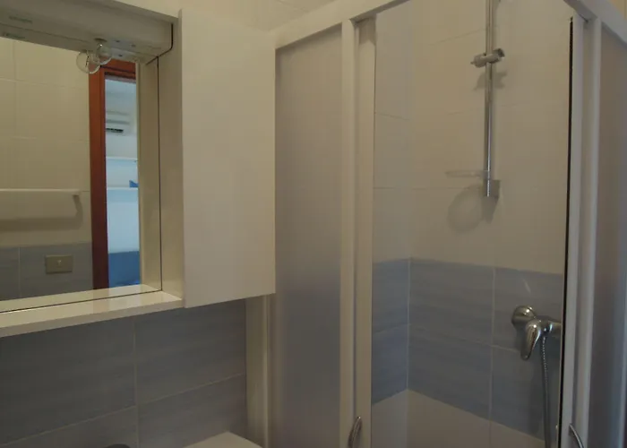 Adorable Flat With Large Terrace Overlooking The Sea *