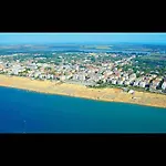Adorable Flat With Large Terrace Overlooking The Sea Bibione