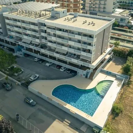 Adorable Flat With Large Terrace Overlooking The Sea