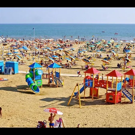 Adorable Flat With Large Terrace Overlooking The Sea Appartamento Bibione