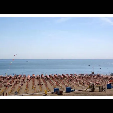 Adorable Flat With Large Terrace Overlooking The Sea