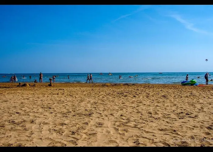 Adorable Flat With Large Terrace Overlooking The Sea Апартаменты